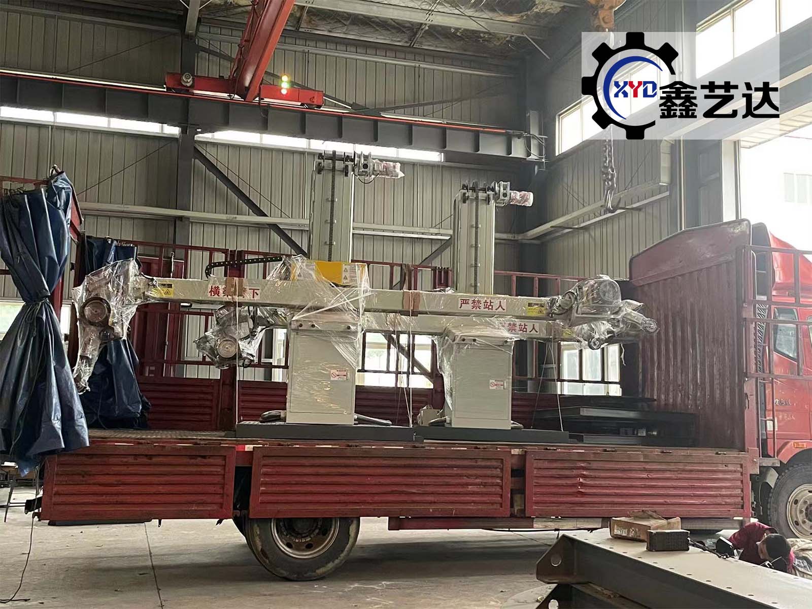 鑫藝達2臺罐體封頭一體拋光機發貨山東！