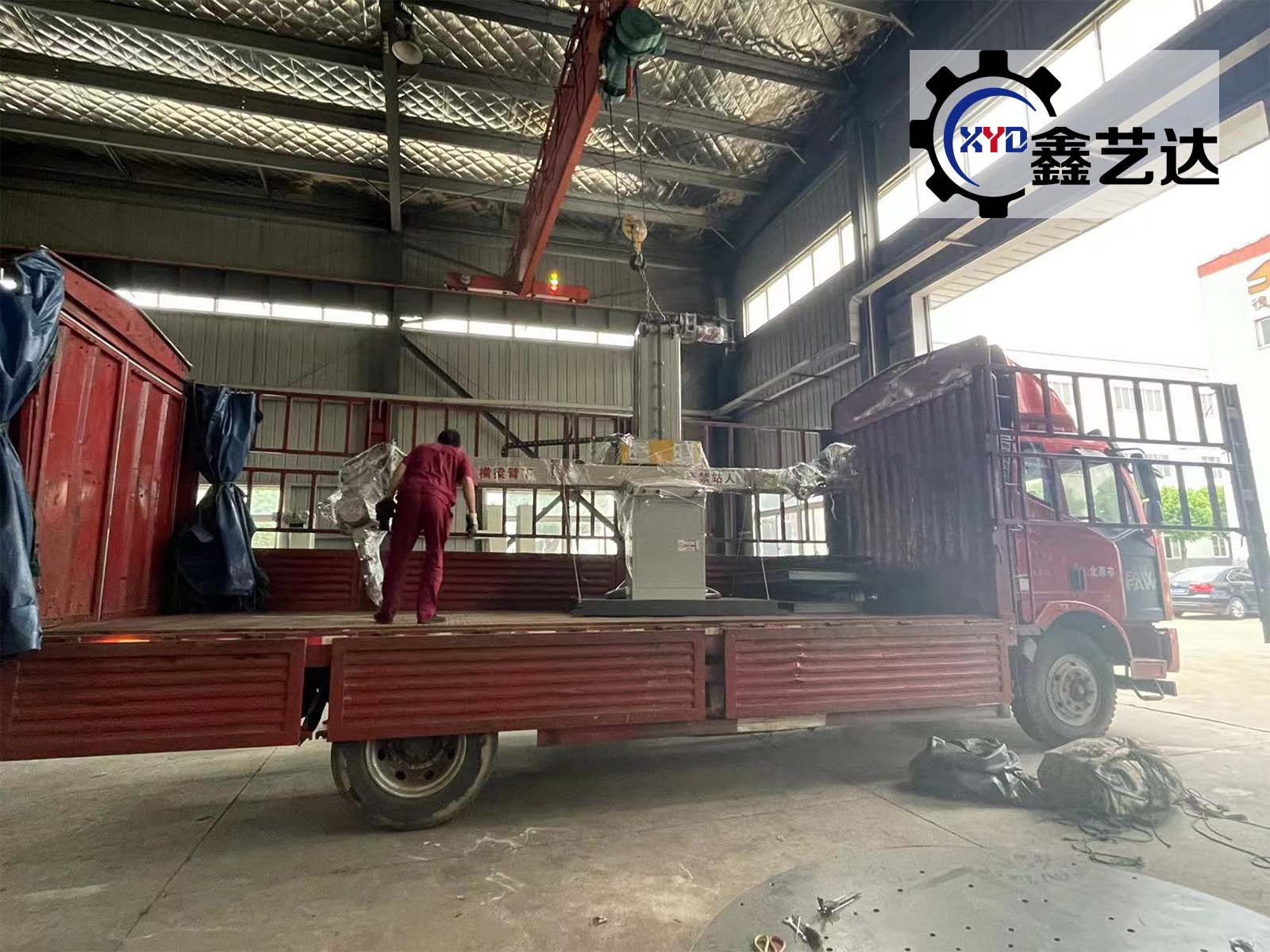 月底沖刺！泰州客戶罐體封頭一體拋光機順利發貨